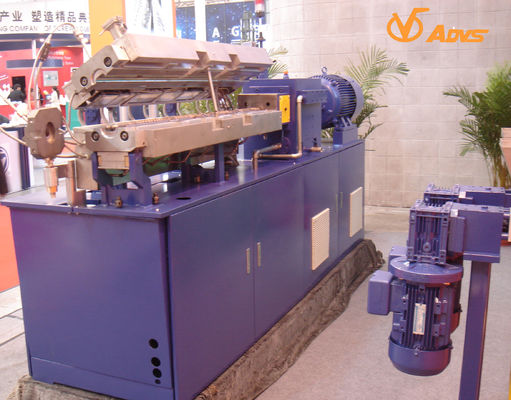 Extruder a doppia vite di laboratorio con un diametro di vite di 27 mm e una potenza di 50 kg/h per elevate prestazioni e opzioni personalizzabili